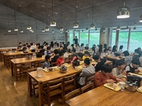 食堂で朝ごはん